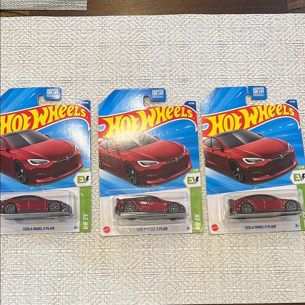 3 Tesla Model S Plaid Red Hotwheels